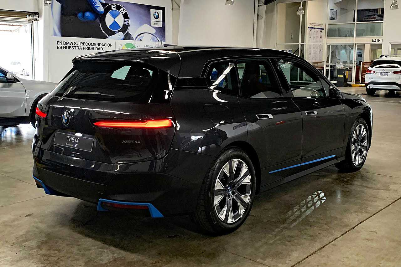 2022_BMW_iX_xDrive_40_CRI_12_2021_2747 2022_BMW_iX_xDrive_40_CRI_12_2021_2747