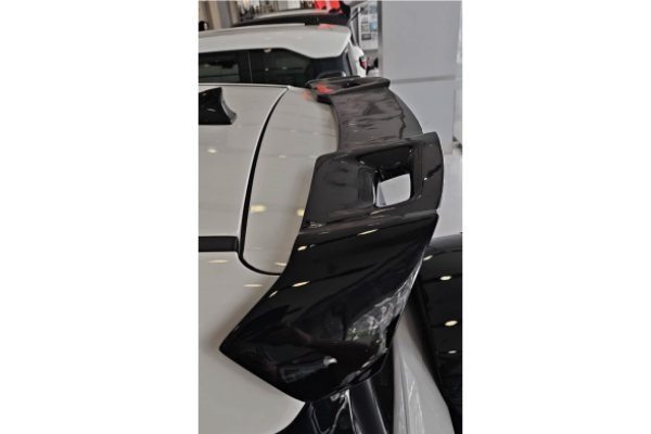 Cut-out style&nbsp;VinFast VF 3 Roof&nbsp;Spoiler.jpg